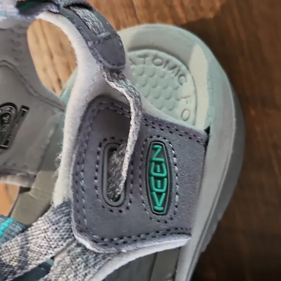 NWOT KEEN WHISPER SANDALS