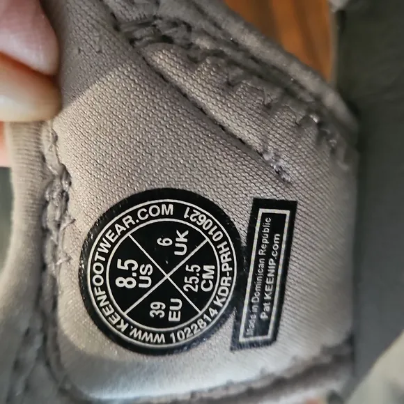NWOT KEEN WHISPER SANDALS