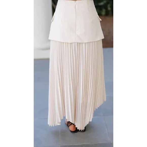 NWOT! Lanny Pleated Skirt – Ivory