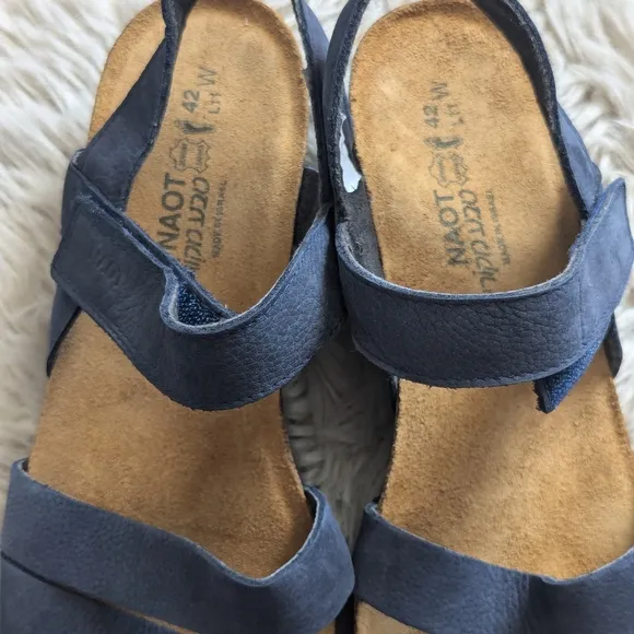 NWOT Naot Kayla Sandal in Navy Velvet Nubuck
