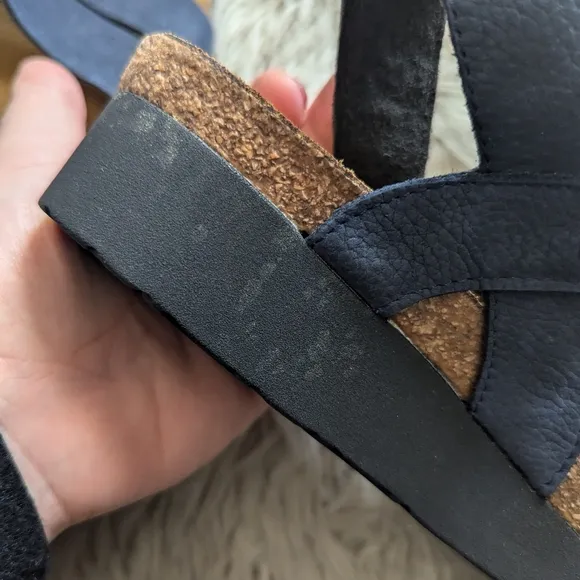 NWOT Naot Kayla Sandal in Navy Velvet Nubuck