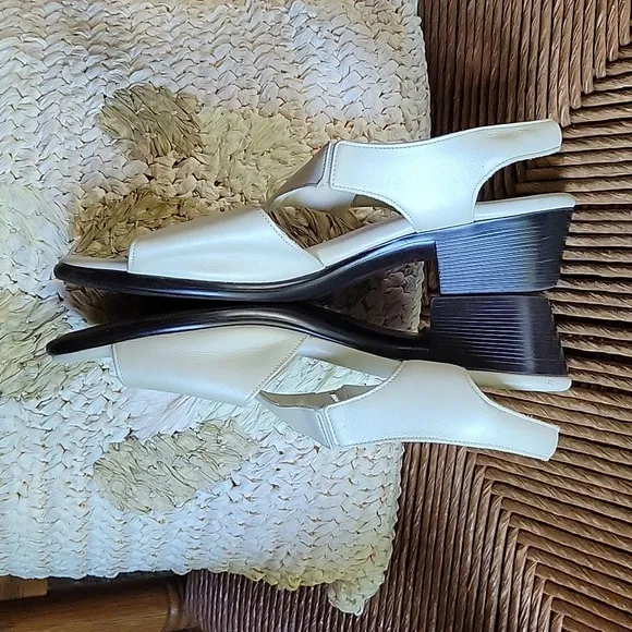 NWOT, SAS Suntimer heel strap sandal, size 9 M