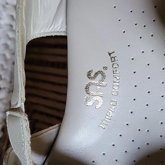 NWOT, SAS Suntimer heel strap sandal, size 9 M