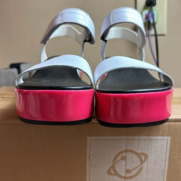 NWOT • Sorel • Cameron™ Flatform Sandal • 🖤🩷🤍 White/Punch Pink 🤍🩷🖤 • 8.5