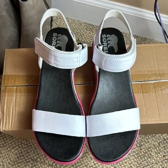 NWOT • Sorel • Cameron™ Flatform Sandal • 🖤🩷🤍 White/Punch Pink 🤍🩷🖤 • 8.5
