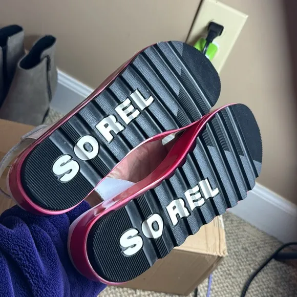 NWOT • Sorel • Cameron™ Flatform Sandal • 🖤🩷🤍 White/Punch Pink 🤍🩷🖤 • 8.5
