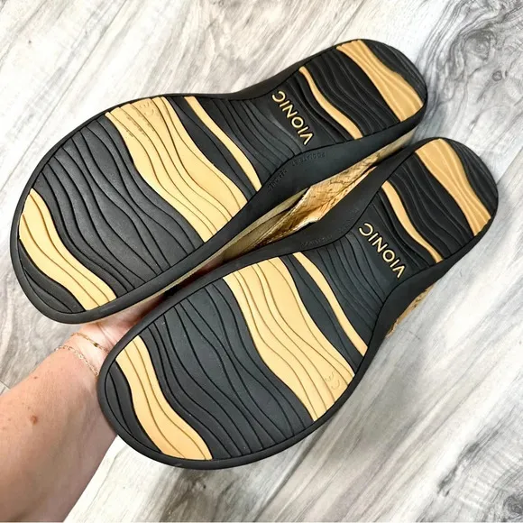 NWOT Vionic Bella Toe Post Sandals - Gold Cork