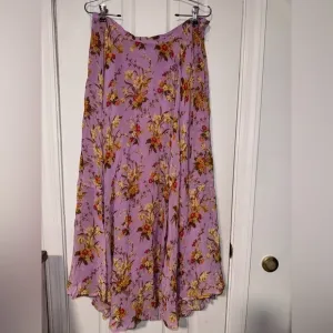NWT, Anthropologie Boho Chic Midi Skirt, Size 14,‎ Lavender Floral