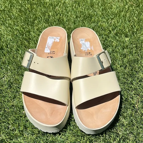 NWT! BIRKENSTOCK Almina Leather Sandals