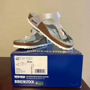 NWT BIRKENSTOCK Gizeh Vegan - Iridescent Matcha