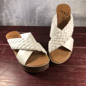 NWT Blowfish Platform Slip-on Sandals White with Tan Platform Size 8