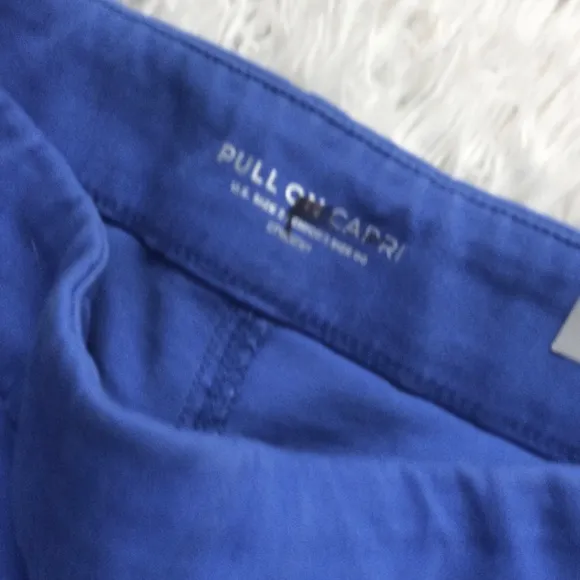 NWT Chico’s Denim Pull-On Stretch Capris
