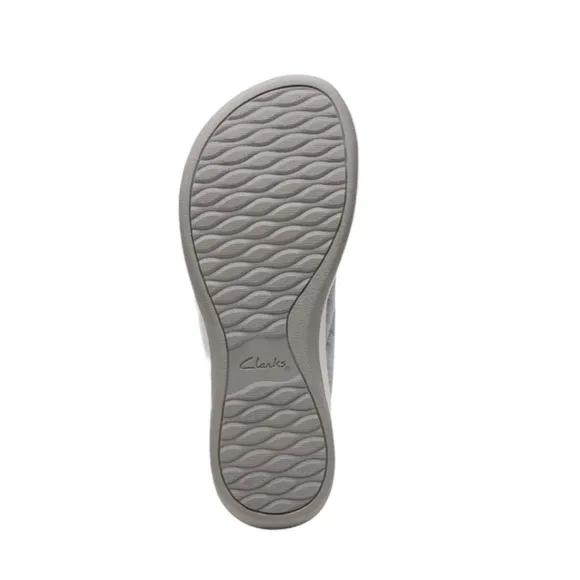 NWT Clarks Arla Kaylie Thong Terry Fabric Flip Flop Sandals Light Gray &amp; White 9