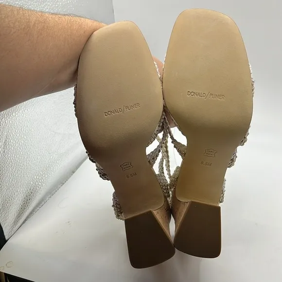 NWT Donald Pliner Rinata Slip On Strappy Sandals Heels White Gold Womens 8.5 M