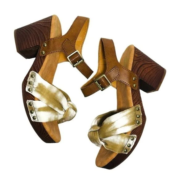 NWT Korks by Kork-Ease Natalia Green Olive Tie Dye Fabric Combo Sandals size 8
