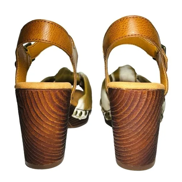 NWT Korks by Kork-Ease Natalia Green Olive Tie Dye Fabric Combo Sandals size 8