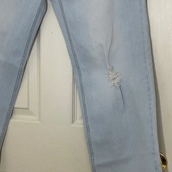NWT LC Super High Rise Cropped Blue Jeans Size 8