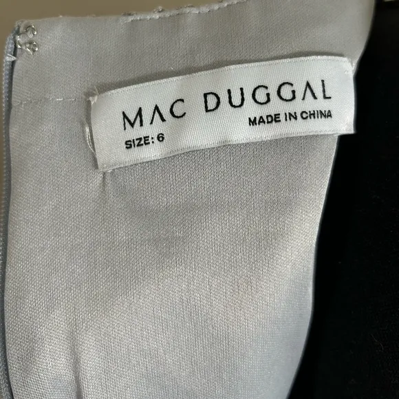 NWT MAC DUGGAL LONG SHEER V-NECK MIDI DRESS