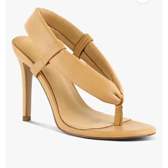NWT Rag &amp; Co Handcrafted Beige Stiletto Heel Thang Sandals Size 6