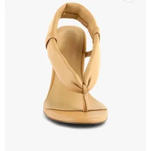 NWT Rag &amp; Co Handcrafted Beige Stiletto Heel Thang Sandals Size 6