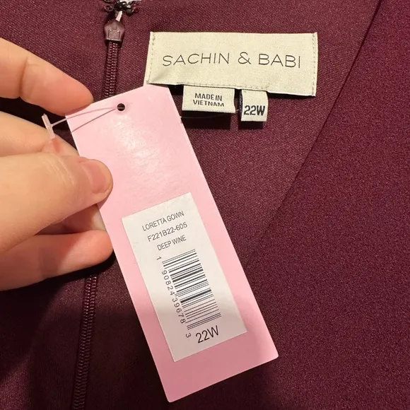 NWT Sachin &amp; Babi Loretta Gown - size 22W