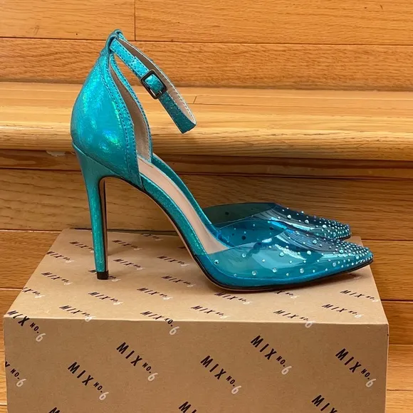 NWT Super Cute Blue High Heels Size 9.5M
