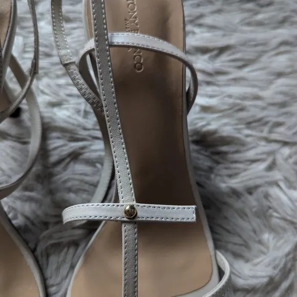 NWT Tony Bianco Lilly Sandal in Vanilla Nappa Leather