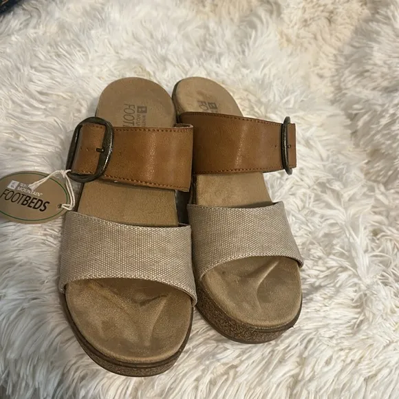 NWT white mountain footbeds Women's Copious Platform Wedge Sandals Tan size 8
