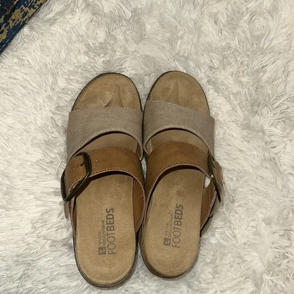 NWT white mountain footbeds Women's Copious Platform Wedge Sandals Tan size 8