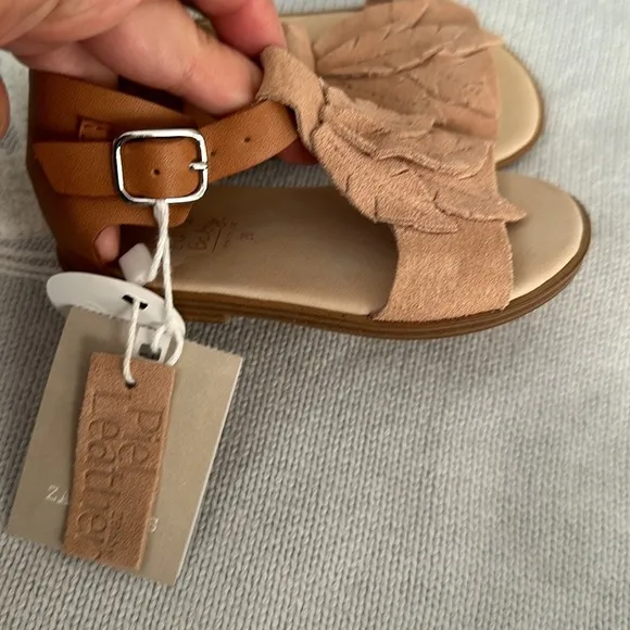 NWT ZARA Leaf 🍂 Sandals