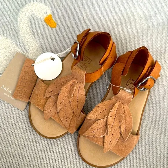 NWT ZARA Leaf 🍂 Sandals