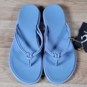 OluKai AKA Sandals Womens Size 9 Cloud Blue Beach Slippers Flip Flops 20509-3N3N
