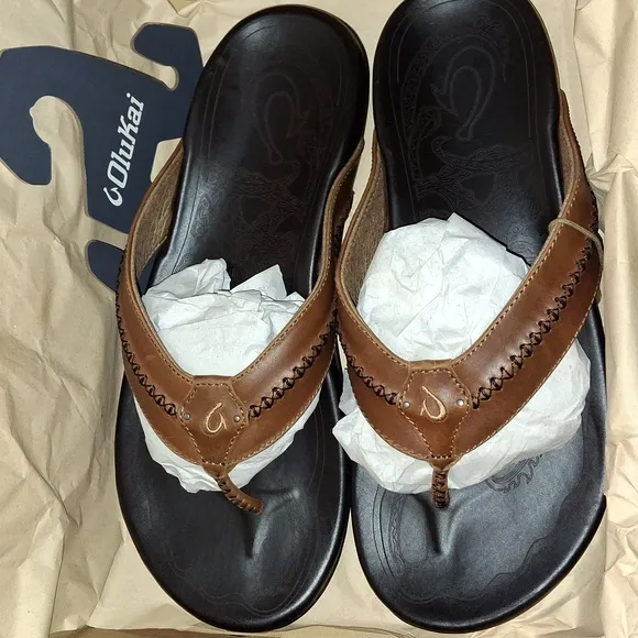OluKai Mea Ola Men’s Leather Beach Sandals Color: Tan / Dark Java Size: 12