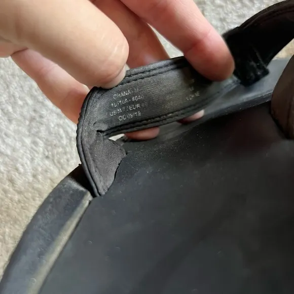 OluKai Ohana-M Men's Size 7 Black Beach Thong Slip On Flip Flop Sandals