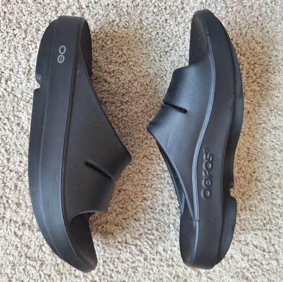 Oofos OOahh Women's Black Slip-on Slide Recovery Sandals - Size 8