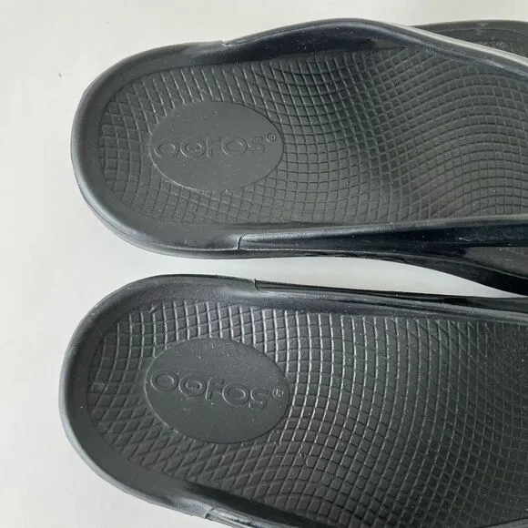 OOFOS OOlala Luxe Comfort Recovery Flip Flop Sandals Black Size 6