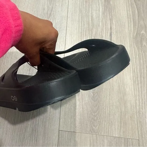 Oofos Ooriginal Womens SZ 7 Recovery Slip-On Thong Flip Flops Sandals Black NWOB