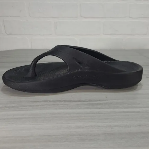 Oofos Sandals M 8/  W 10 Original Sport Slip On Flip Flop Black Comfort Casual