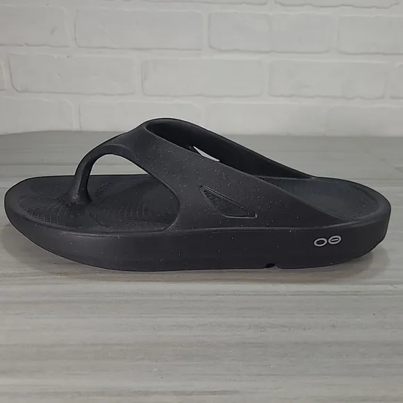 Oofos Sandals M 8/  W 10 Original Sport Slip On Flip Flop Black Comfort Casual