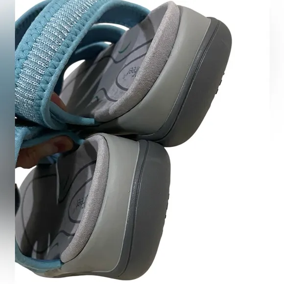 Orthofeet Turquoise Stretchable Wide Orthopedic Maui Sandals Size 8.5 D
