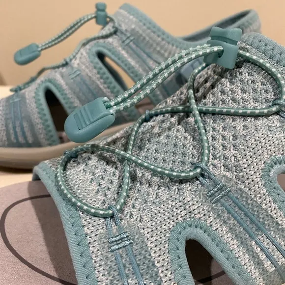 Orthofeet Turquoise Stretchable Wide Orthopedic Maui Sandals Size 8.5 D