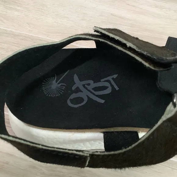 OTBT Sierra Calf-Hair Sandals Leather Wedge Platform Adjustable Camo Travel 9.5