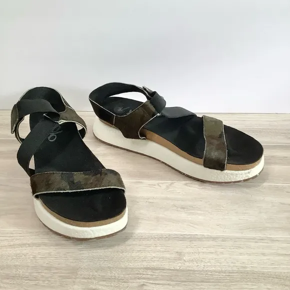 OTBT Sierra Calf-Hair Sandals Leather Wedge Platform Adjustable Camo Travel 9.5