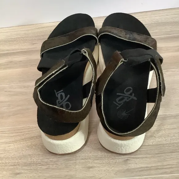 OTBT Sierra Calf-Hair Sandals Leather Wedge Platform Adjustable Camo Travel 9.5