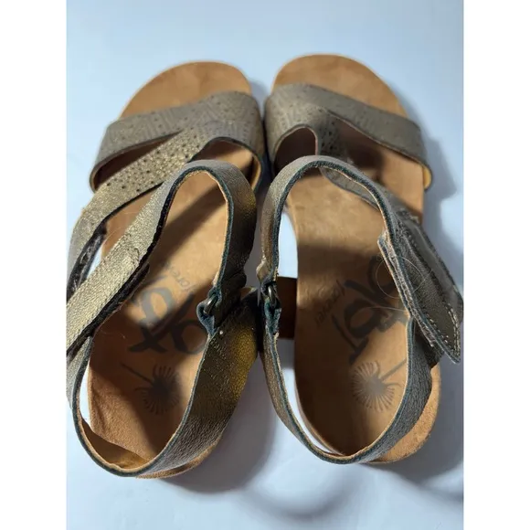 Otot Women's Gold Sandals