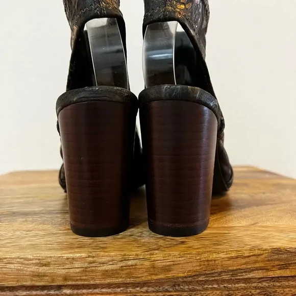 Patricia Nash Soft Gold Gilded Shootie Sandals