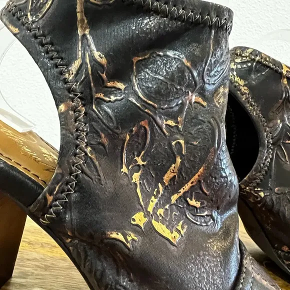 Patricia Nash Soft Gold Gilded Shootie Sandals