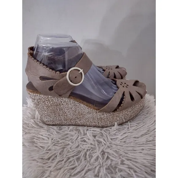 Pedro Garcia  Cutout-Scalloped Tan Leather Wedge Platform Sandal 39.5 US 9