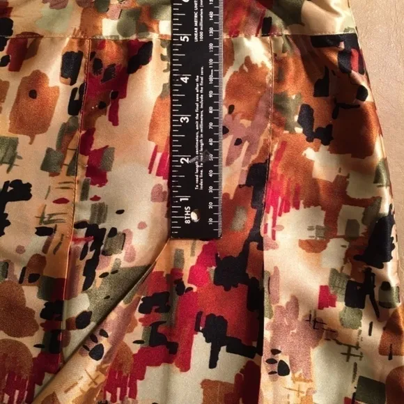 PIERRE CARDIN 100% Polyester SILKY SKIRT, 3-PLEATED FRONT, Red/Gold, Size 12