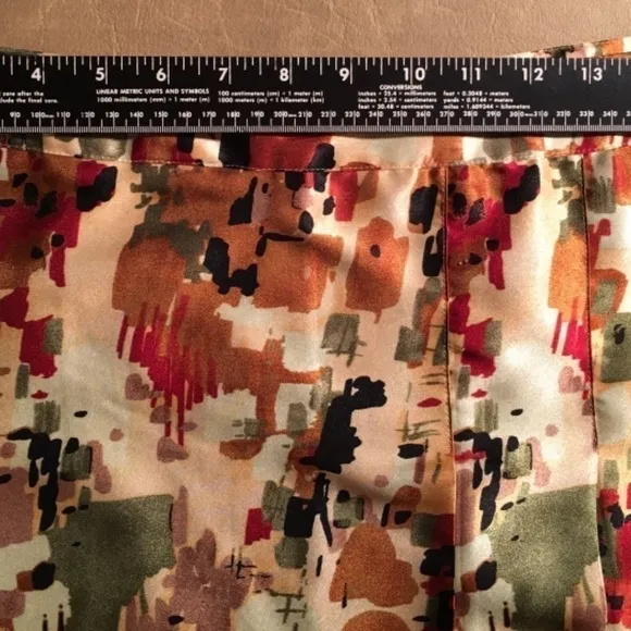 PIERRE CARDIN 100% Polyester SILKY SKIRT, 3-PLEATED FRONT, Red/Gold, Size 12